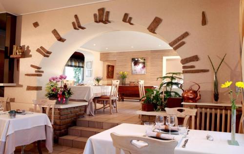 Logis Burnel and The Key to the Fields - Comfortable Accommodations for Every Traveler