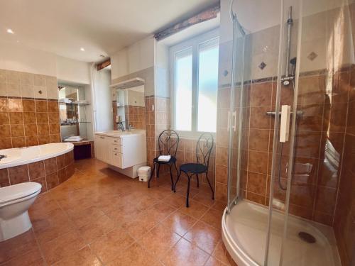 Logis Hostellerie La Chaumière - Amenities and Facilities