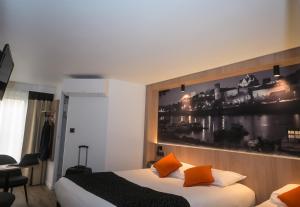 Logis Hotel Angers South - Amenities and Services