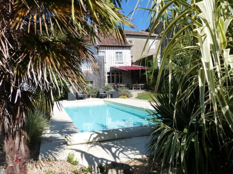 Logis Hotel Auberge Dupuytren Review