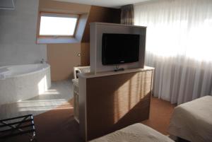 Logis Hotel Du Casino Restaurant Le Mathelia - Accommodations