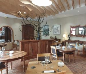 Logis Hotel La Diligence - Accommodation Features