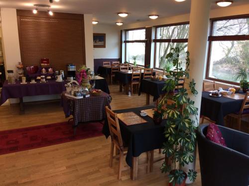 LOGIS Hotel Le Chantoiseau - Location and Accessibility