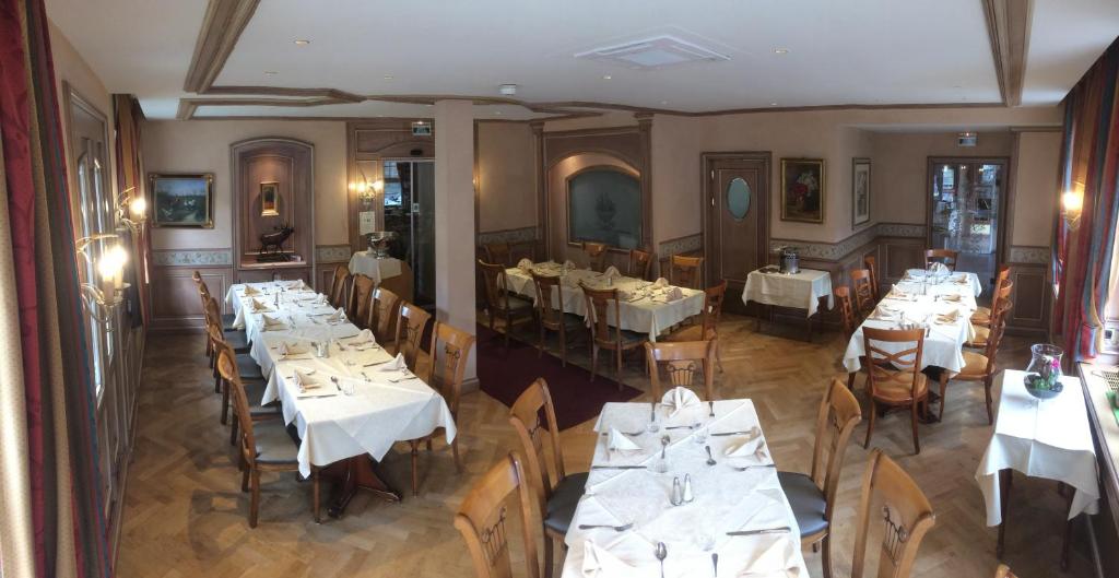 Logis Hotel Restaurant Au Cerf D'or - Amenities and Services Offered