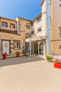 Logis Hotel Restaurant De La Poste - Location and Accessibility