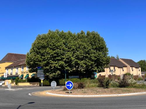 Logis Hotel Restaurant of the Silver Lion and Tanneries - Accommodations and Amenities