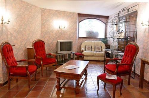 Logis Hotel Restaurant The Geraniums - Amenities and Services