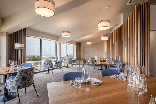 Logis Hôtellerie Les Brisants, Restaurant J M Perochon - Exceptional Guest Experience