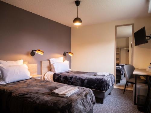 Logis Hotels Le Saint Pierre - Accommodations and Amenities