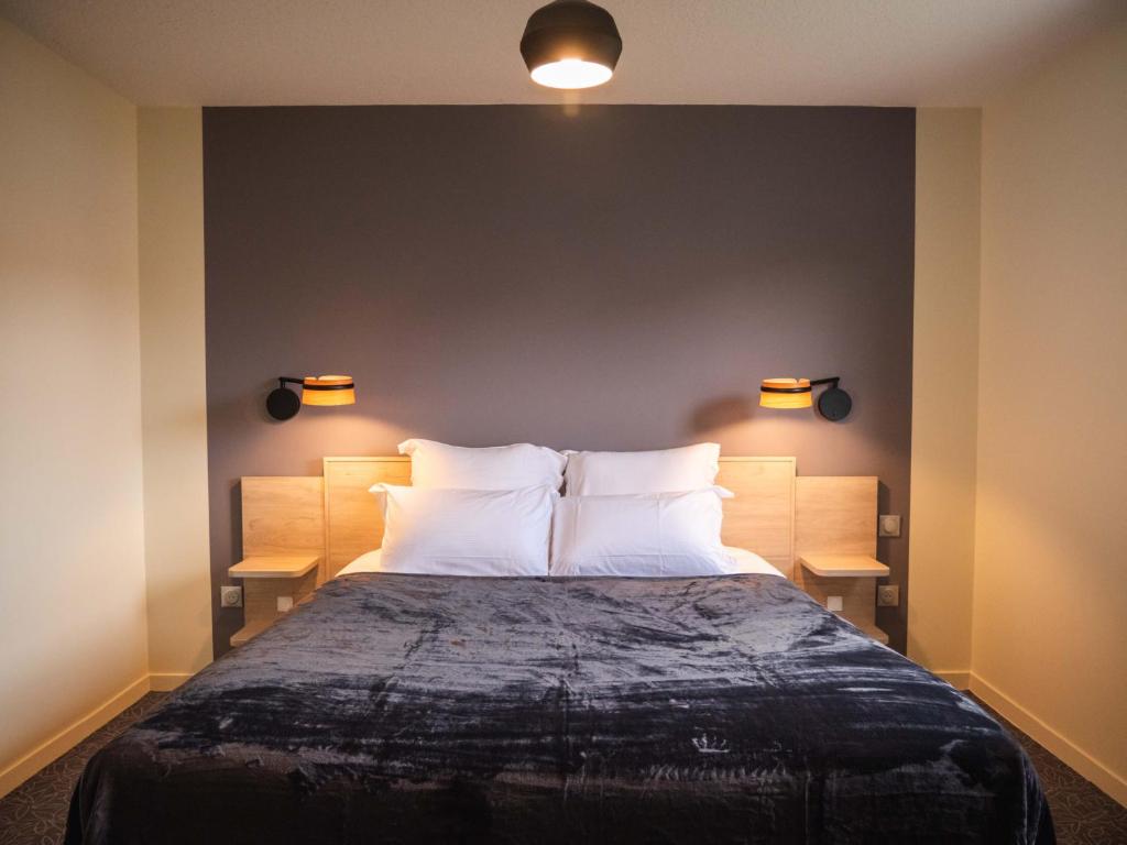 Logis Hotels Le Saint Pierre - Accommodations and Amenities