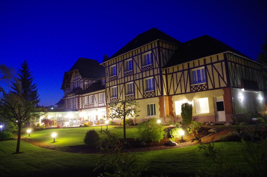 Logis La Villa Des Houx - Location and Accessibility