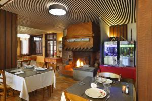 Logis Relais Des Puys - Amenities and Services