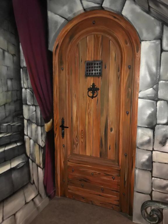 Marquis De Sade Room - Room Features