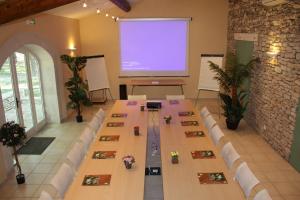 Mas De La Senancole - Amenities and Services Offered