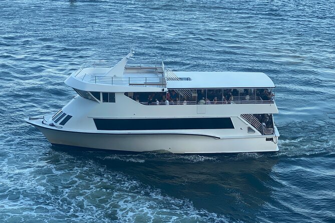 Miami 75 Min Boat Tour Biscayne Bay and Celebrity Homes Island - Exploring Biscayne Bay