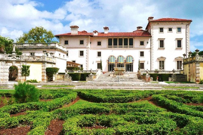 Miami: History Through Architecture Private Tour With Transport - Exploring Iconic Neighborhoods