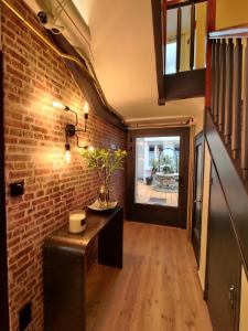 Moderna Hotel - Location and Accessibility