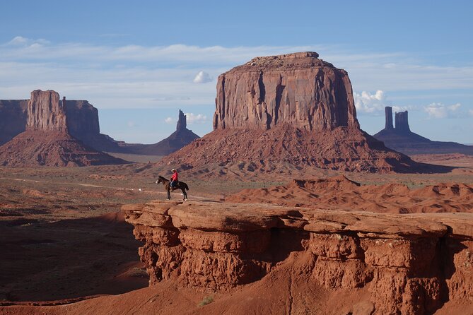 Monument Valley Hogan Overnight Experience - Local Navajo Culture and Traditions