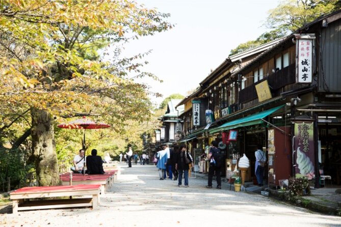 Private Half-Day Kanazawa Walking Tour and Historical Photo Spot - Tsuzumi-mon Gate and JR Kanazawa Station