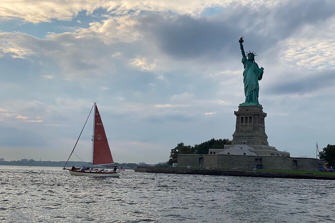 Private Sail Around New York City and The Statue of Liberty - Sail Past the Statue of Liberty