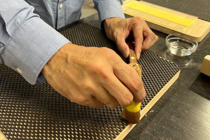 Private Tsubame Sanjo Fruit Knife Making Tour With Licensed Guide - Transportation and Meeting Details