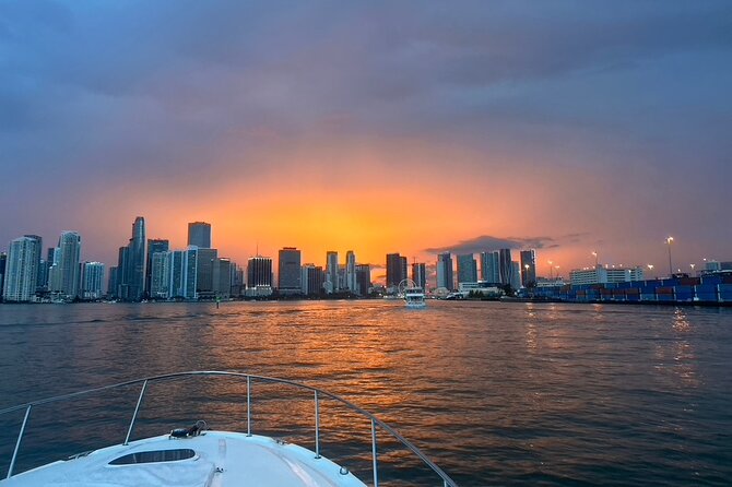 Private Yacht Rental in Miami Up to 12 People - Included Amenities