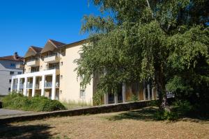 Residence of the Thermals - Amenities and Features