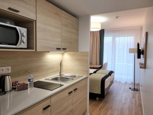 Residhome Nice Airport - Accommodation and Amenities