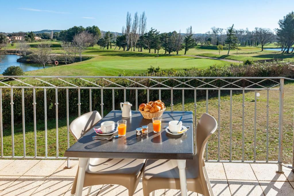 Residhotel Golf Grand Avignon - Accommodation Features