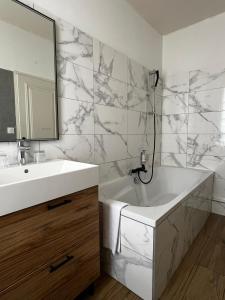 Saint-Julien Hotel - Guest Reviews and Ratings