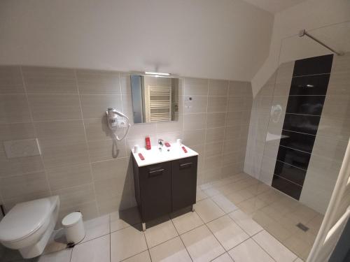 SARL DU PARC Hotel The Trampolines - Amenities and Facilities