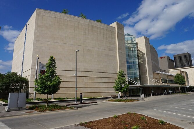 Self-Guided Oklahoma City Scavenger Hunt: Wild Western Art - Engaging Features and Activities