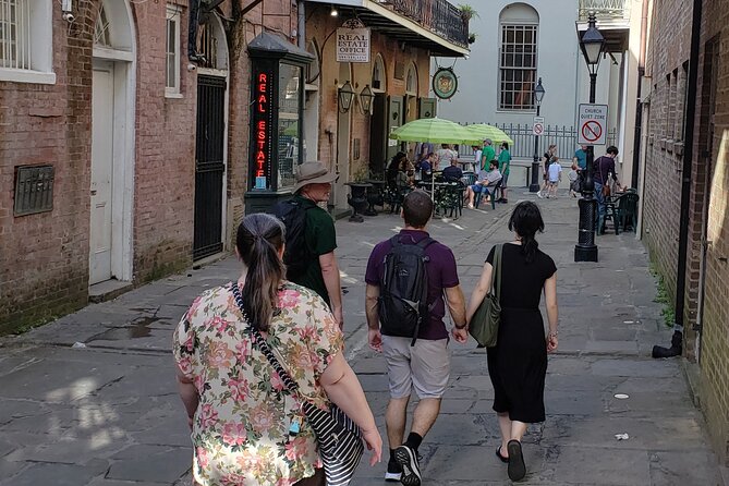 Small Group Locals Guide to the French Quarter Tour - Immersive Walking Experience