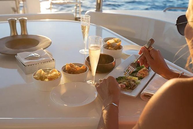 Small Group Yacht Sunset Cruise From Oahu - Amenities and Inclusions
