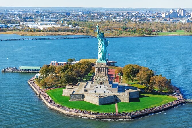 Statue of Liberty & Ellis Island Guided Tour With Ferry Transfers - Meeting and End Points