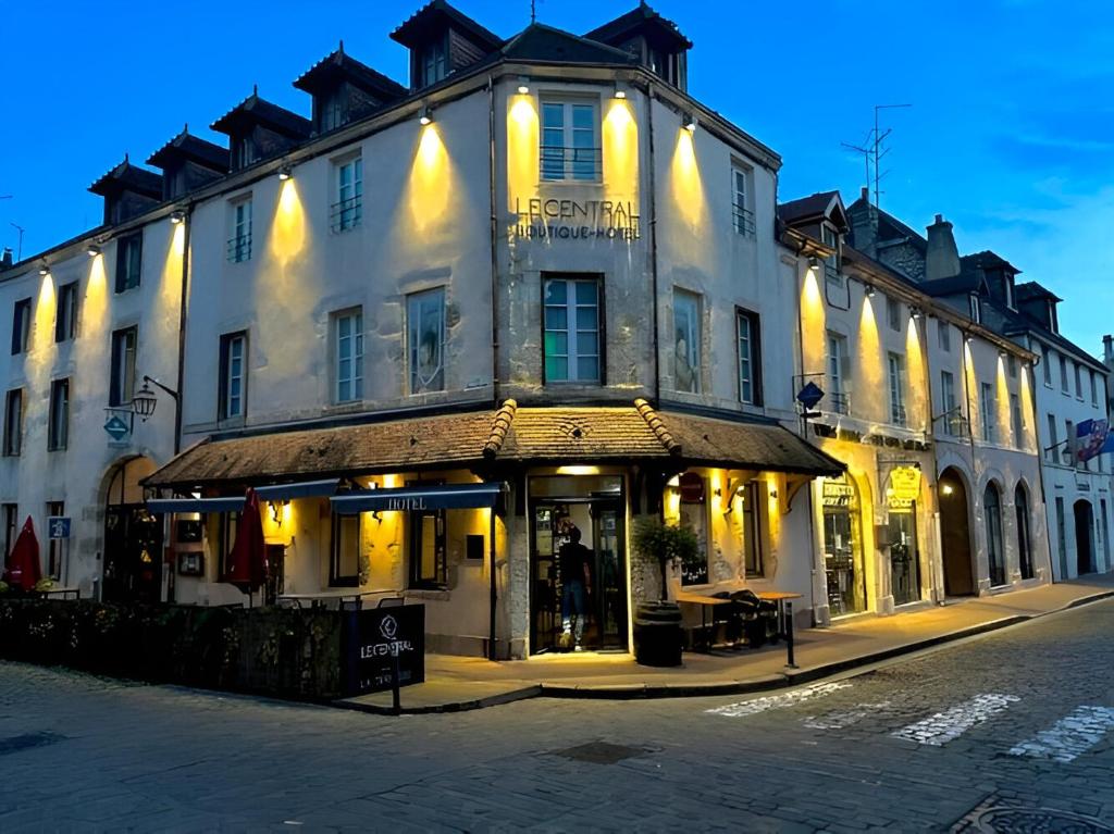 The Central Boutique Hotel - Location and Accessibility