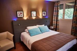 The Flambée - Dining and Amenities