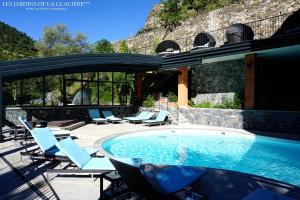 The Gardens of La Glacière - A Variety of Amenities for Every Guest