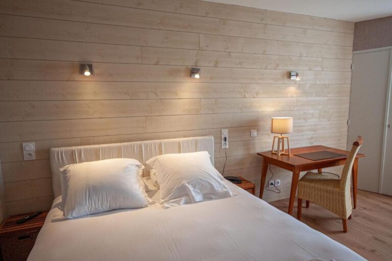The Hotel Review