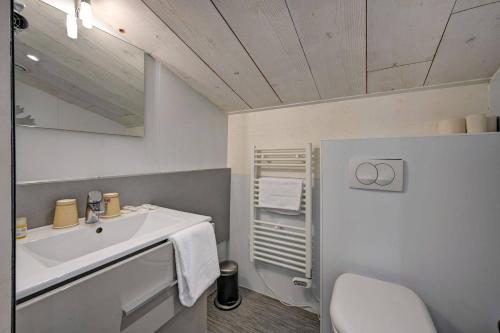 The Mas D'estello - Amenities and Services