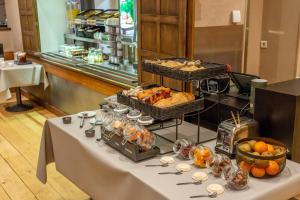 The Originals City, Hotel Le Berry, Bourges - Dining Experience at Made in Café