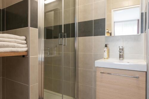 The Originals City, Hotel Notre Dame, Rouen - Location and Nearby Attractions