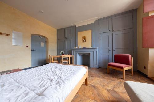 The Pavilion of Officers - Accommodation Options and Amenities