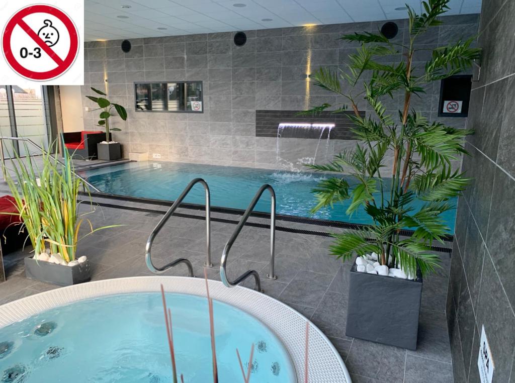 The White House - Amenities and Facilities