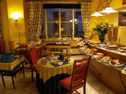 The Yellow Reflections - Unique Design and Atmosphere