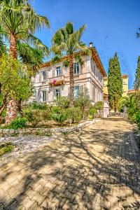 Villa Claudia Hotel Cannes Centre - Parking - Accommodation Details