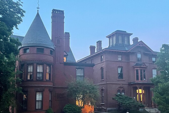 Walk With Ghosts in Portland - Guide Quality and Guest Feedback