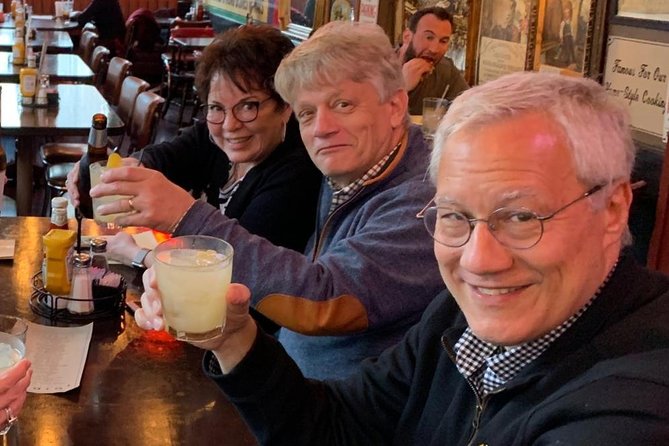 Walking Tour: Historic Chicago Pubs in River North and the Loop - Itinerary Highlights