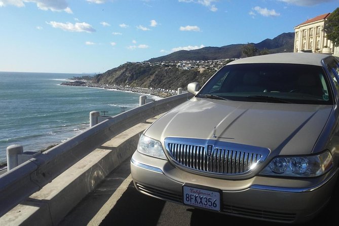 Worlds Best 5-Hour Tour Is a Custom Limo With the Biggest Bar Ever!! - Travel in Style: The Luxurious Lincoln Town Car