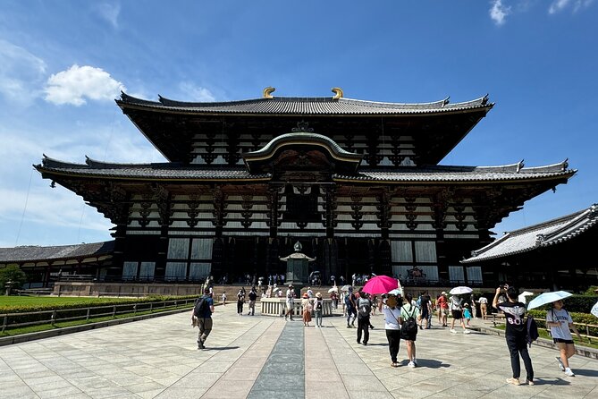 2-Hour Nara: Discover Every Bit of Tohdaiji-Temple Private Tour - Experiencing the Serenity of the Daibutsuden